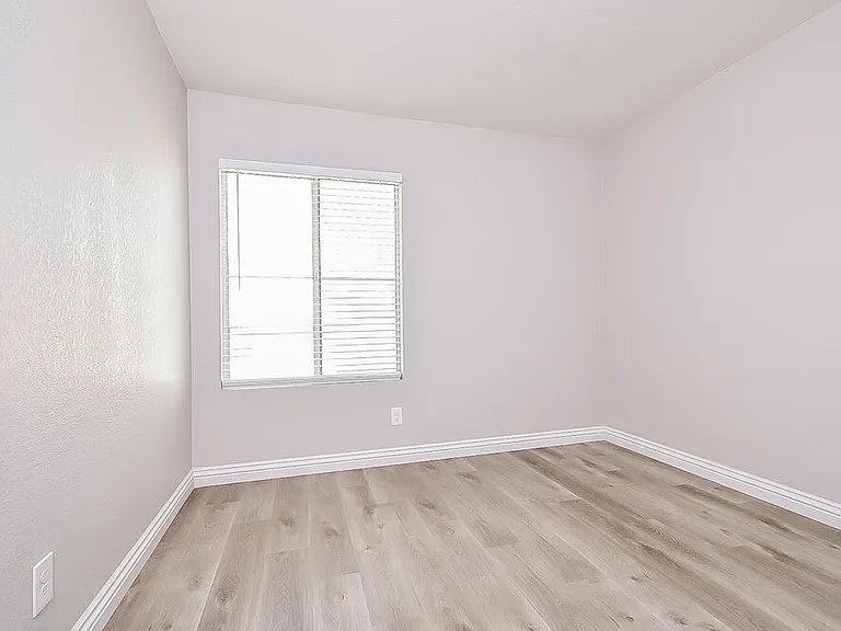 1915 Casa Verde Dr — Photo 13