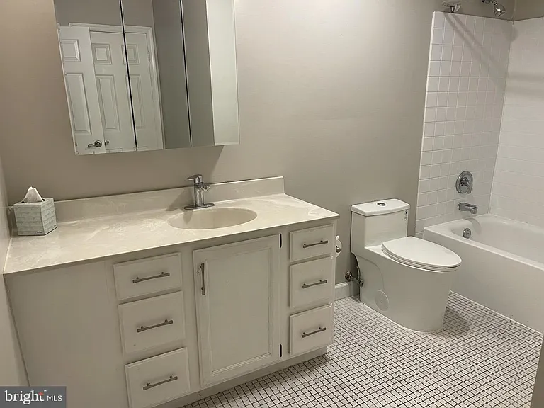 294 Woods Edge Pl — Photo 23