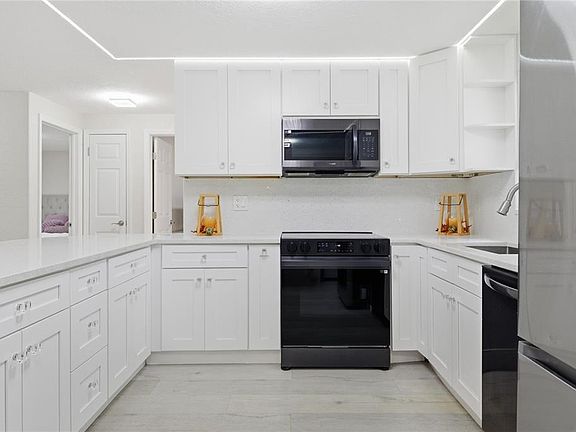 4th image of 6338 Aberdeen Ave