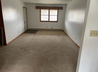 111 N 9th St #B, Petersburg, IL 62675