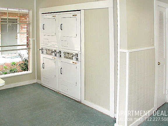 2nd image of 6556 Hillcroft St #3387