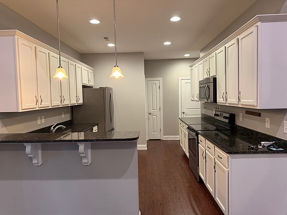 2nd image of 620 Clark St