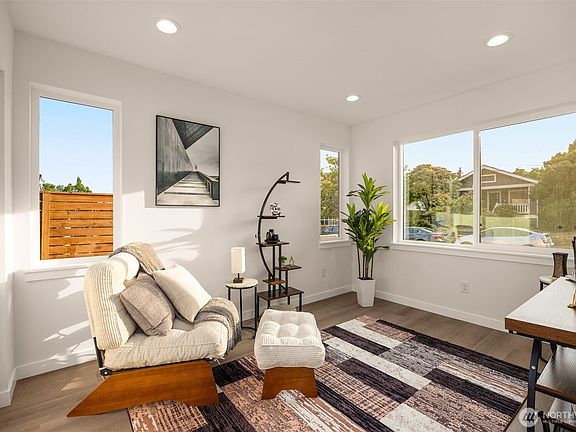 3rd image of 4514 A Corliss Avenue N