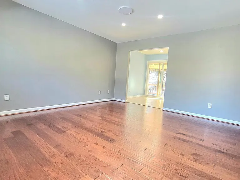 14707 Brook Dr — Photo 4