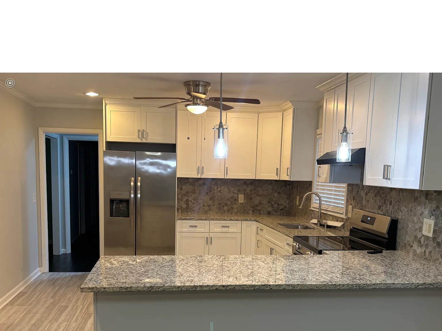 3 bed, 2.5 bath, 1955 sqft, $2,400 — Photo 3