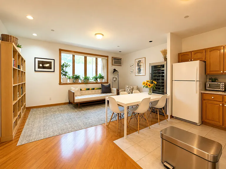 254 S 1st St #1B — Photo 1