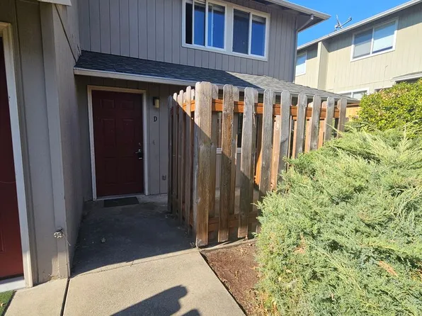 1254, 1822 NE Fairview Ave APT D, Grants Pass, OR 97526