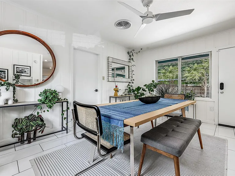 1618 Waterston Ave — Photo 23