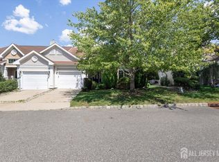66 Harwood Rd, Monroe Township, NJ 08831