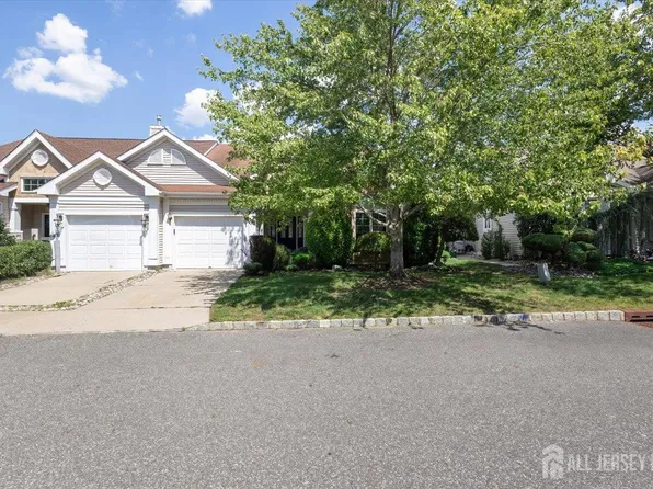 66 Harwood Rd, Monroe Township, NJ 08831