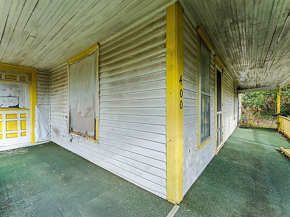 2nd image of 400 1st Street