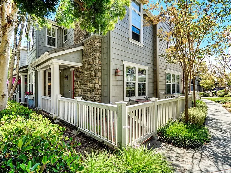 183 Sklar St — Photo 3