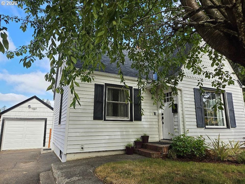 1st image of 415 SE Roberts Ave