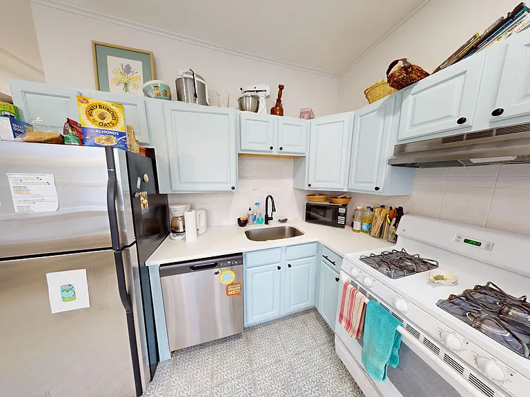 208 Canner St — Photo 21