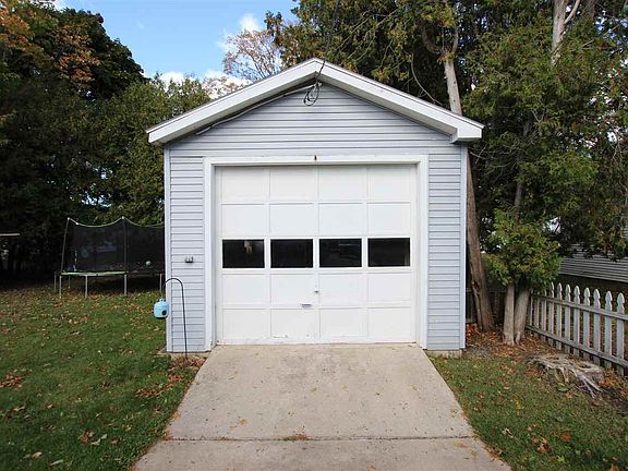 5th image of 503 Petoskey Ave