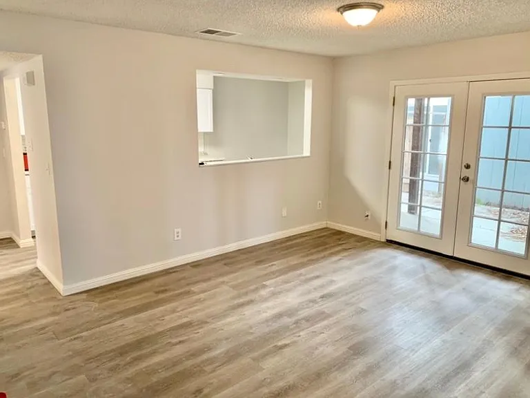 4340 N Bengston Ave #101 — Photo 3