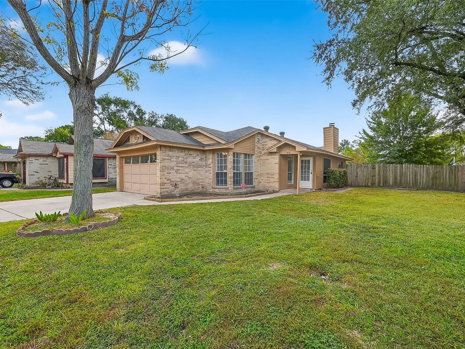 3 bed, 2.0 bath, 1048 sqft, $1,650 — Photo 3