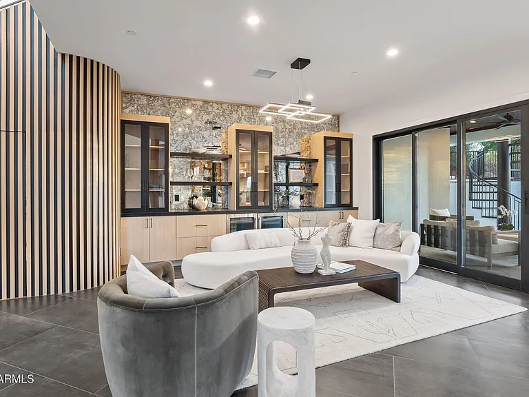 3135 E Palo Verde Dr — Photo 8