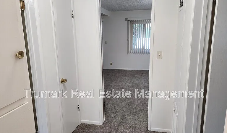 323 N Howard St #6 — Photo 10