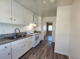 8542 Columbus Ave #AVE35, North Hills, CA 91343