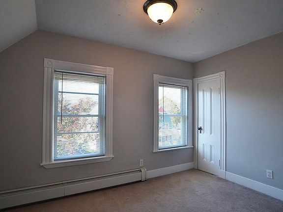5th image of 35 Sheridan Ave #2