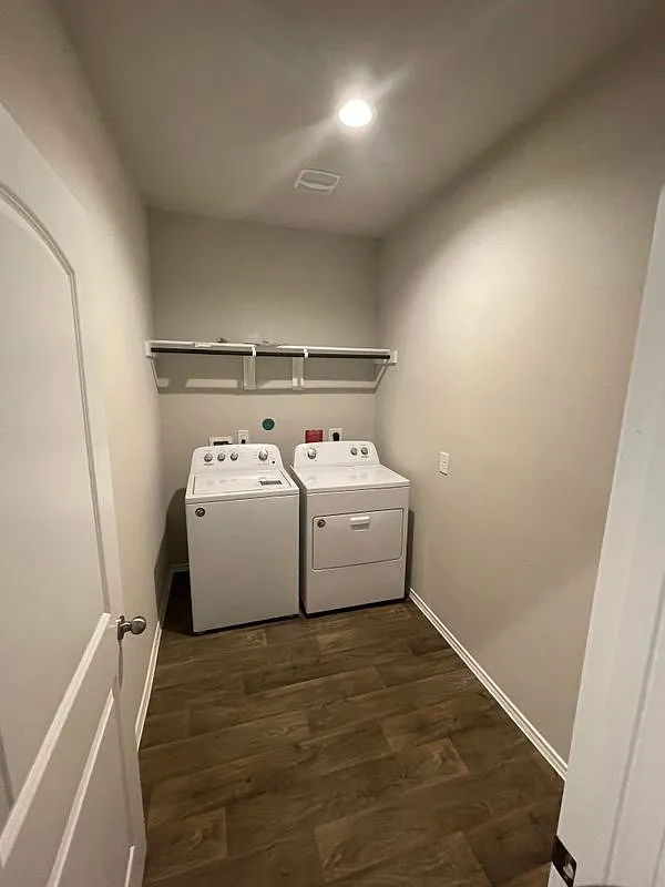 4 bed, 3.0 bath, 2214 sqft, $2,650 — Photo 4