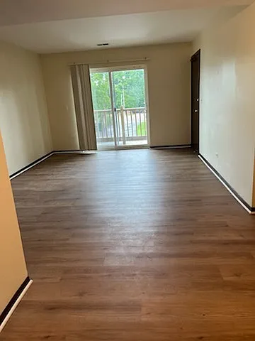 2 bed, 1.5 bath, 841 sqft, $1,850 — Photo 2