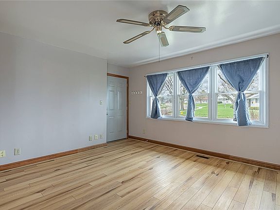 5th image of 1538 Lytton Pl
