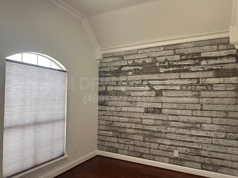 2610 Meadow Ridge Dr — Photo 3