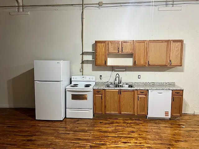 Building Photo - 1403 Central Pkwy #203