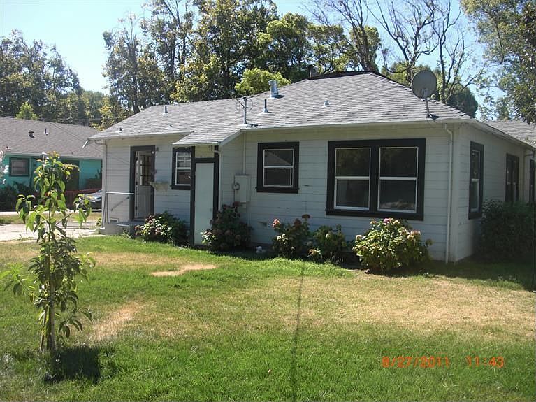 2nd image of 1149 1st Ave