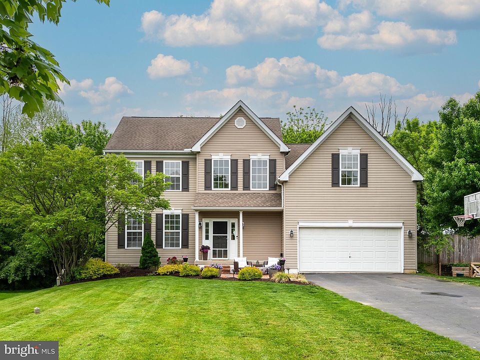 1st image of 268 Hidden Creek Dr