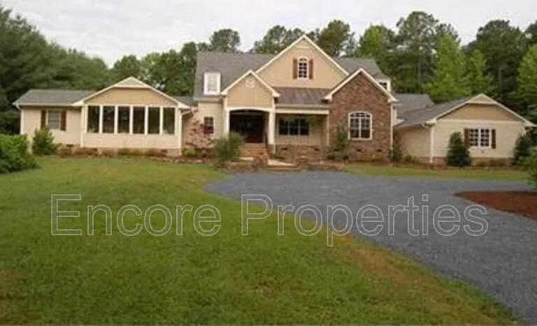 105 Baybrook Ct — Photo 1