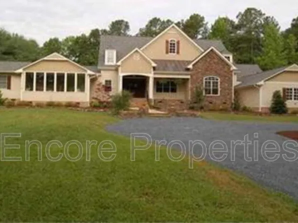 105 Baybrook Ct, Cary, NC 27518