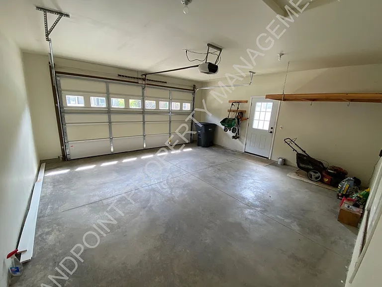 310 Huppert Ln — Photo 25
