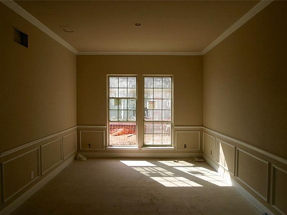3rd image of 2094 Menominee Dr