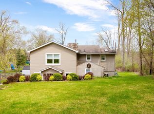 13710 Ridgemont St, Gregory, MI 48137