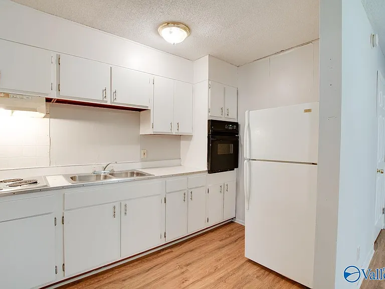 1328 Oshaughnessy Ave NE #B — Photo 13