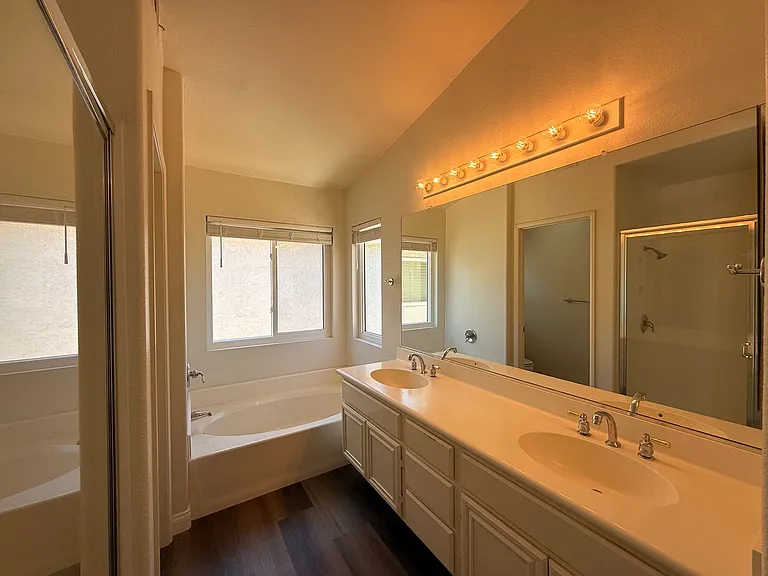 5430 Panoramic Ln — Photo 18