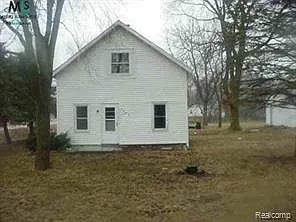 2587 E Burt Rd photo 1