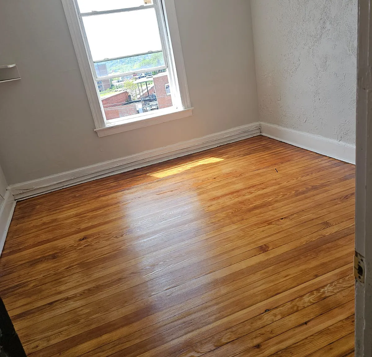 4 bed, $1,800 — Photo 4