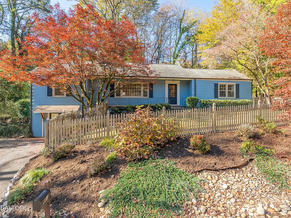 1st image of 441 SW Noelton Dr