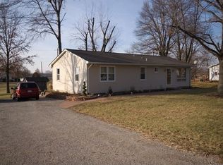 12 Harmon Dr, Lebanon, IL 62254