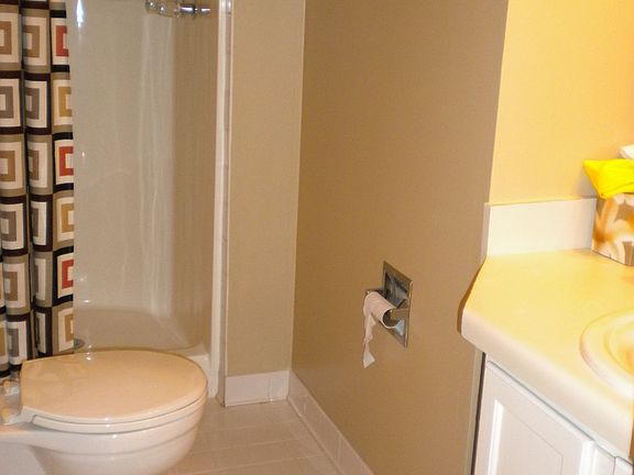 5th image of 220 High Creek Dr