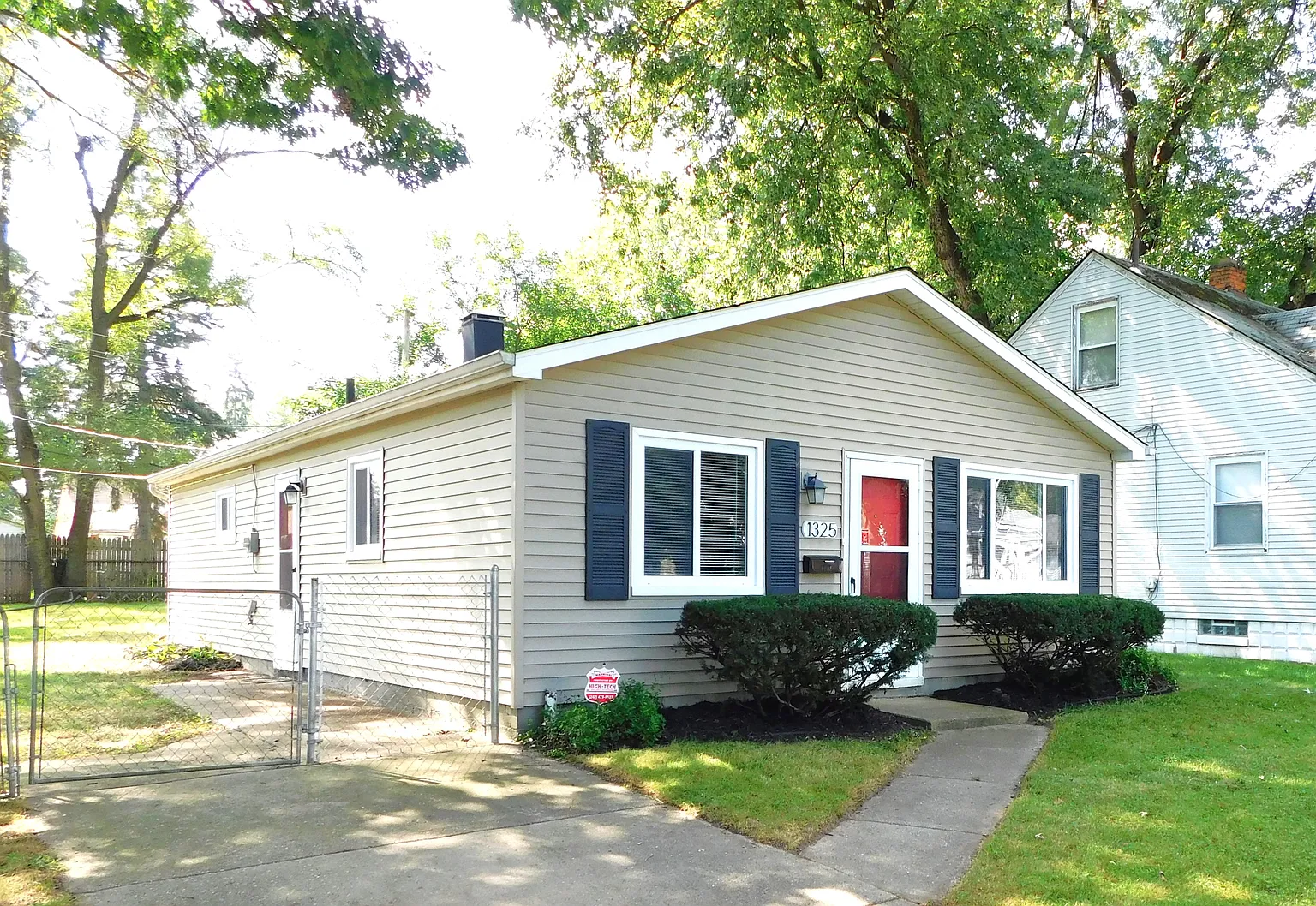 1325 Marie St photo 1