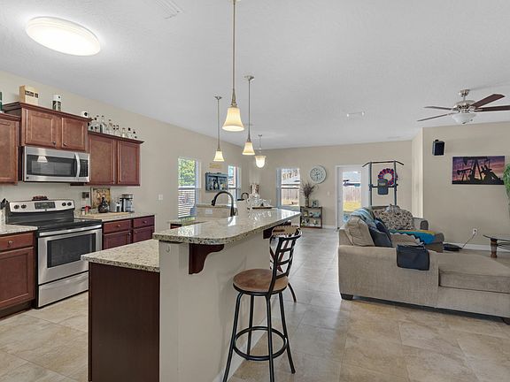 5th image of 112 Pinehaven Dr
