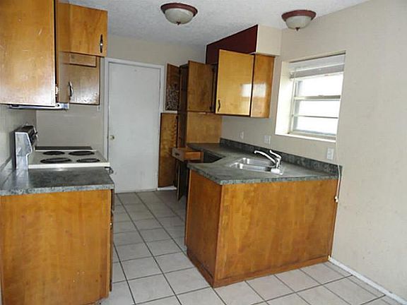 4th image of 5209 Kingston Ct