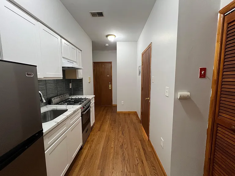 209 New York Ave #10 — Photo 1