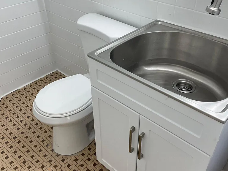 25 Woodlawn Ave #1-40 — Photo 11