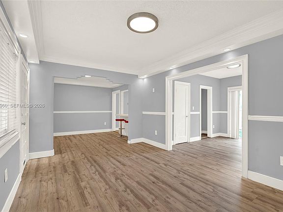 5th image of 2001 SW 37th Ave